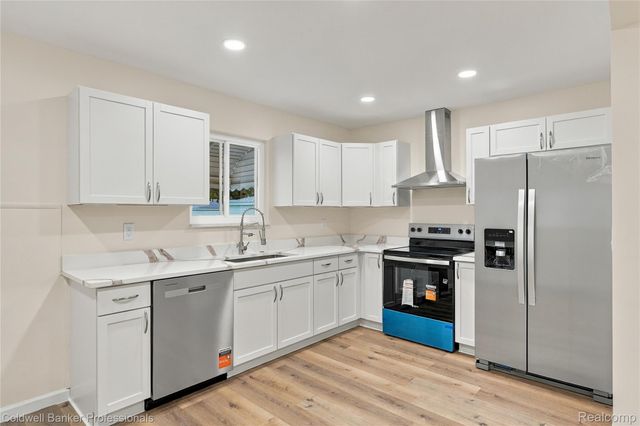 30144 Roan Drive, Warren, MI 48093