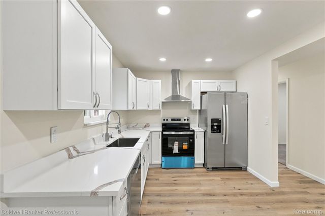 30144 Roan Drive, Warren, MI 48093