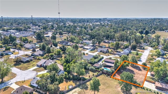 NW 11th Street, Bentonville, AR 72712