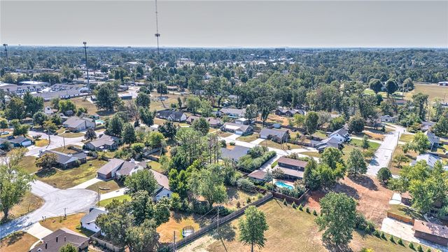NW 11th Street, Bentonville, AR 72712