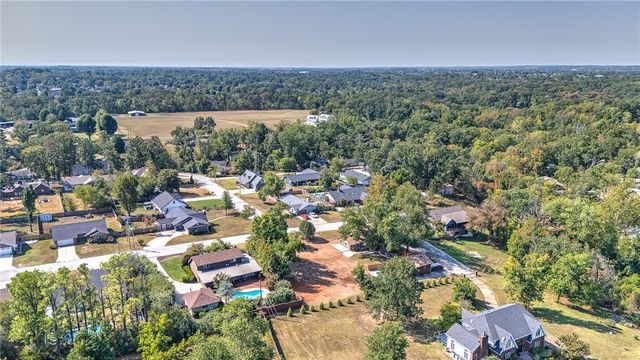 NW 11th Street, Bentonville, AR 72712