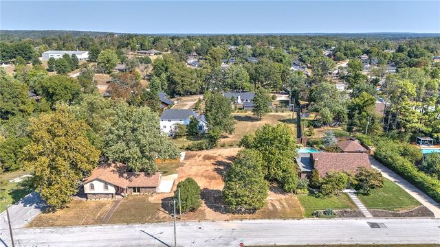 NW 11th Street, Bentonville, AR 72712