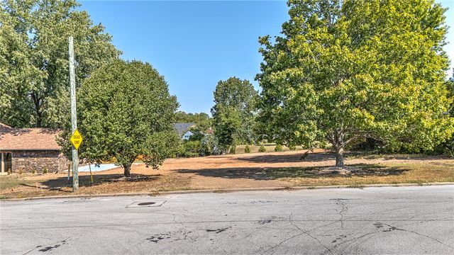 NW 11th Street, Bentonville, AR 72712