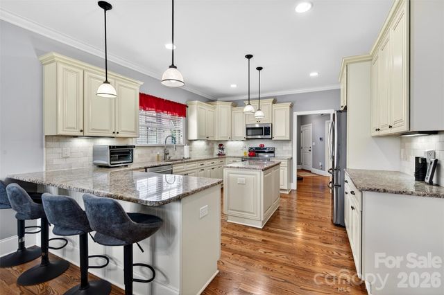 2330 Shiny Leaf Drive, Denver, NC 28037