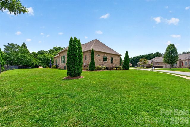 2330 Shiny Leaf Drive, Denver, NC 28037