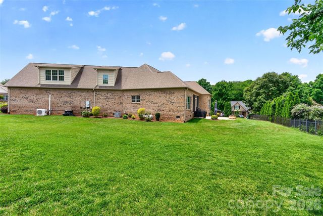 2330 Shiny Leaf Drive, Denver, NC 28037