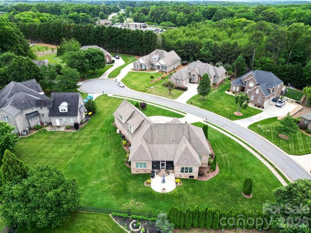 2330 Shiny Leaf Drive, Denver, NC 28037