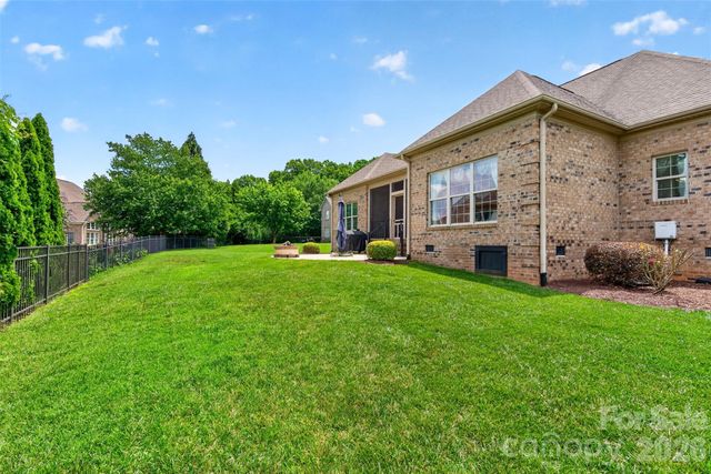 2330 Shiny Leaf Drive, Denver, NC 28037