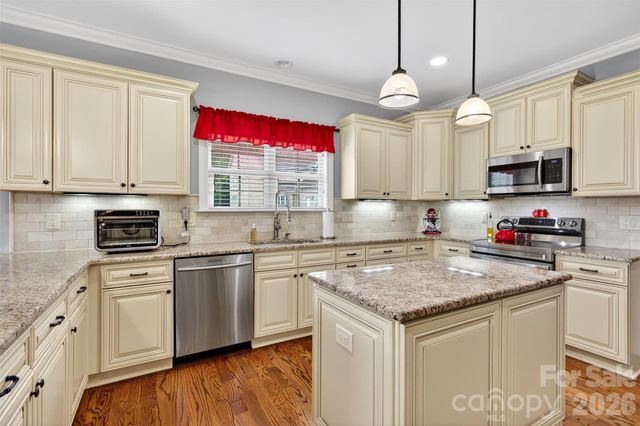 2330 Shiny Leaf Drive, Denver, NC 28037