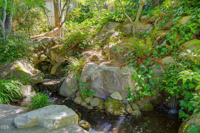 1119 NW Morgan Lane, Grants Pass, OR 97526