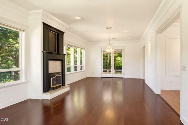 1119 NW Morgan Lane, Grants Pass, OR 97526