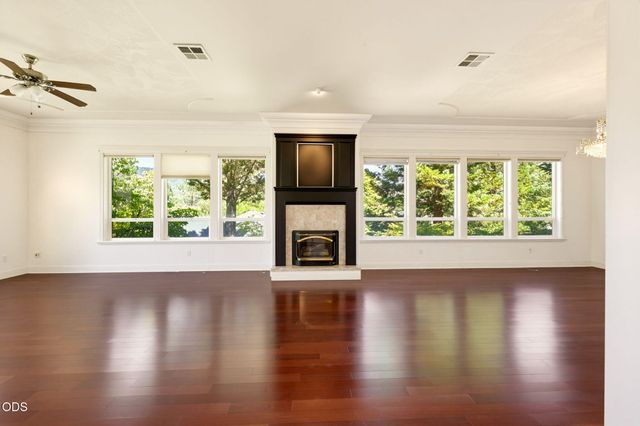 1119 NW Morgan Lane, Grants Pass, OR 97526