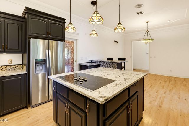 1119 NW Morgan Lane, Grants Pass, OR 97526