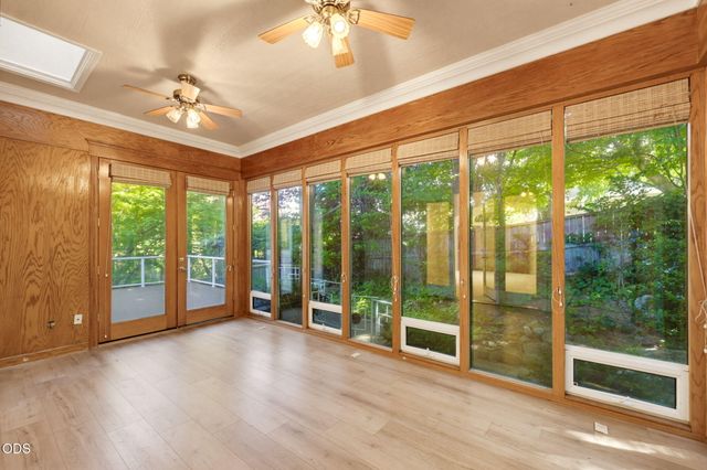 1119 NW Morgan Lane, Grants Pass, OR 97526