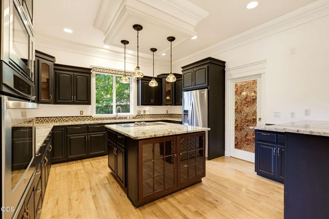 1119 NW Morgan Lane, Grants Pass, OR 97526