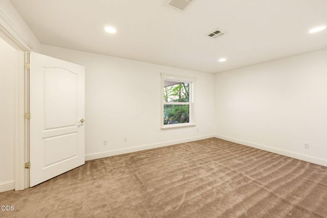 1119 NW Morgan Lane, Grants Pass, OR 97526
