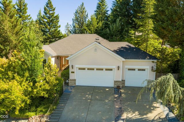 1119 NW Morgan Lane, Grants Pass, OR 97526