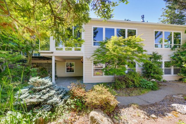 1119 NW Morgan Lane, Grants Pass, OR 97526