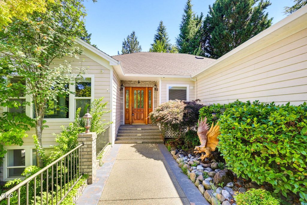 1119 NW Morgan Lane, Grants Pass, OR 97526