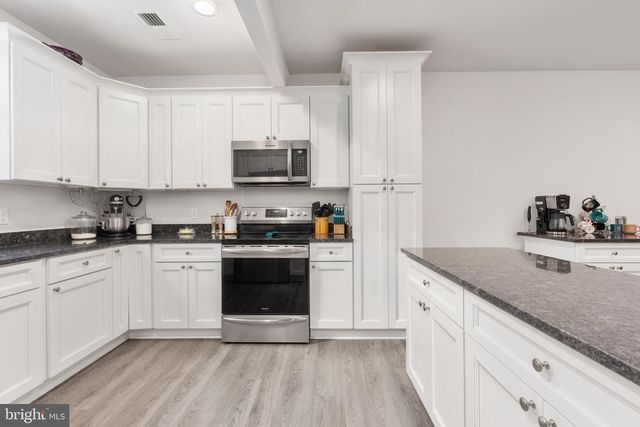 3301 FLAT RUN RD, Locust Grove, VA 22508