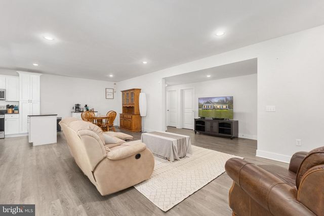 3301 FLAT RUN RD, Locust Grove, VA 22508