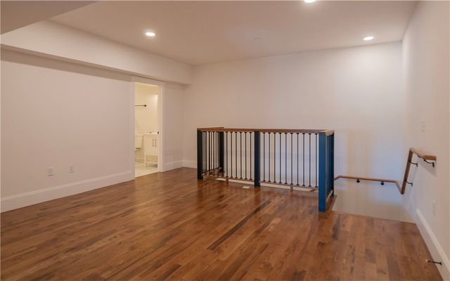 15 Cranston Avenue 18, Newport, RI 02840