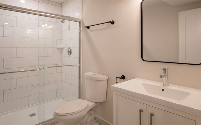 15 Cranston Avenue 18, Newport, RI 02840