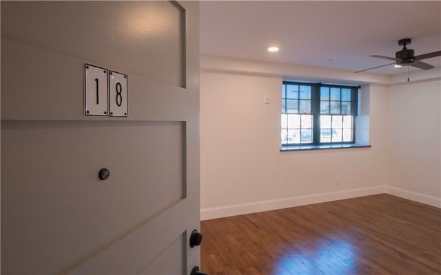 15 Cranston Avenue 18, Newport, RI 02840