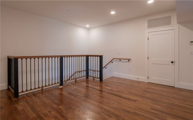 15 Cranston Avenue 18, Newport, RI 02840