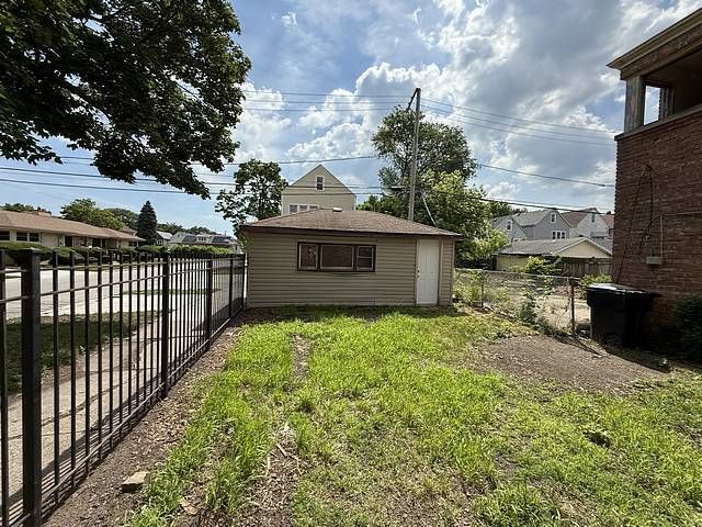 8401 S Marquette Avenue, Chicago, IL 60617