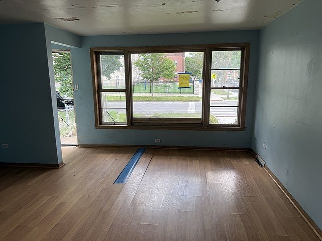 8401 S Marquette Avenue, Chicago, IL 60617