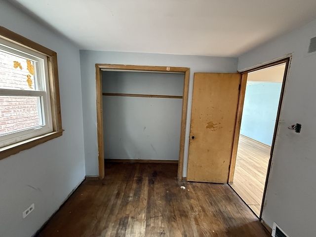 8401 S Marquette Avenue, Chicago, IL 60617