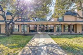 7814 Meadow Park Drive 219, Dallas, TX 75230