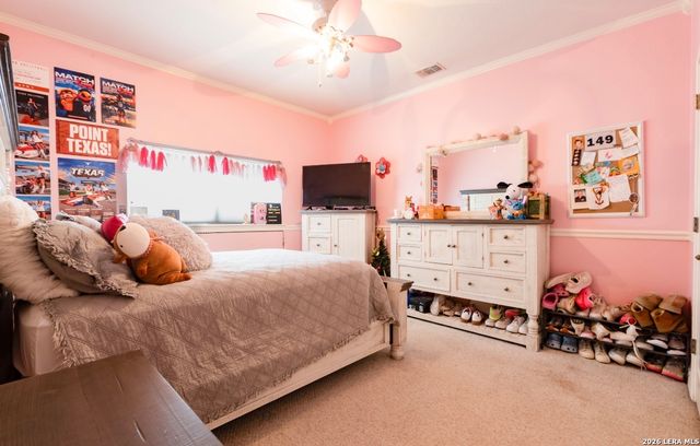 518 Jack Nickolaus, Devine, TX 78016