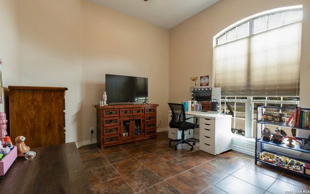 518 Jack Nickolaus, Devine, TX 78016