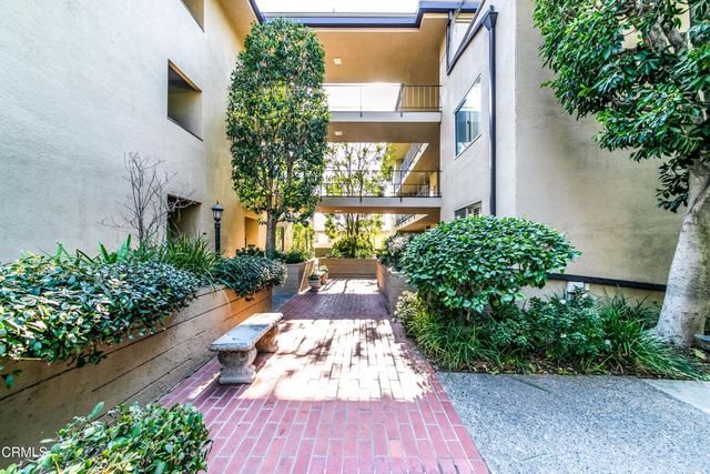 380 S Orange Grove Boulevard 12, Pasadena, CA 91105