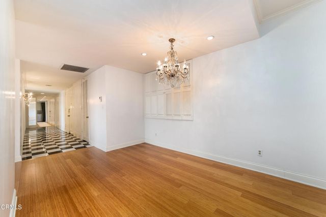 380 S Orange Grove Boulevard 12, Pasadena, CA 91105