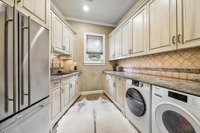 11718 Providence Park, Houston, TX 77024