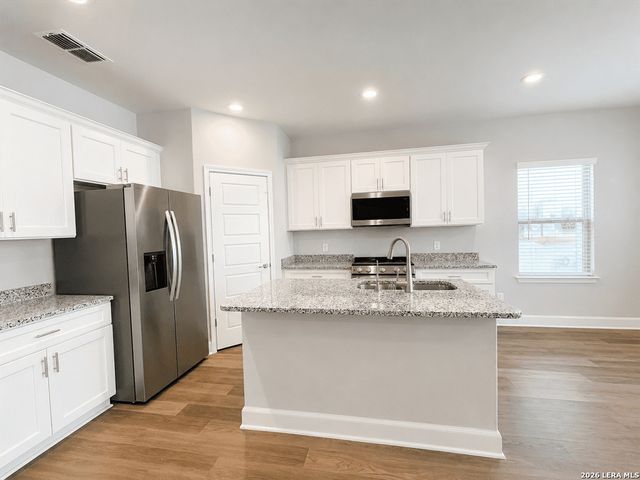 7161 Magnolia Crk Unit 101, San Antonio, TX 78252