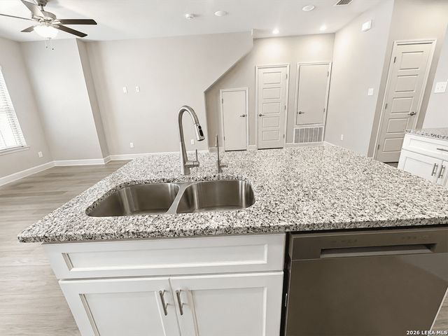 7161 Magnolia Crk Unit 101, San Antonio, TX 78252