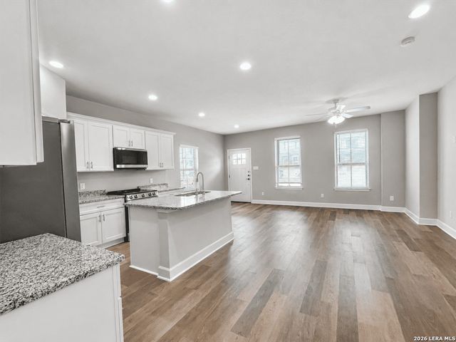 7161 Magnolia Crk Unit 101, San Antonio, TX 78252