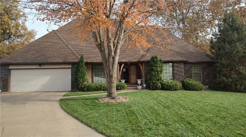 12413 Ewing Court, Grandview, MO 64030