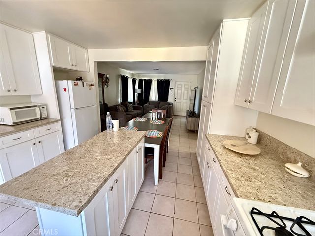 2607 W Olive Avenue, Fullerton, CA 92833
