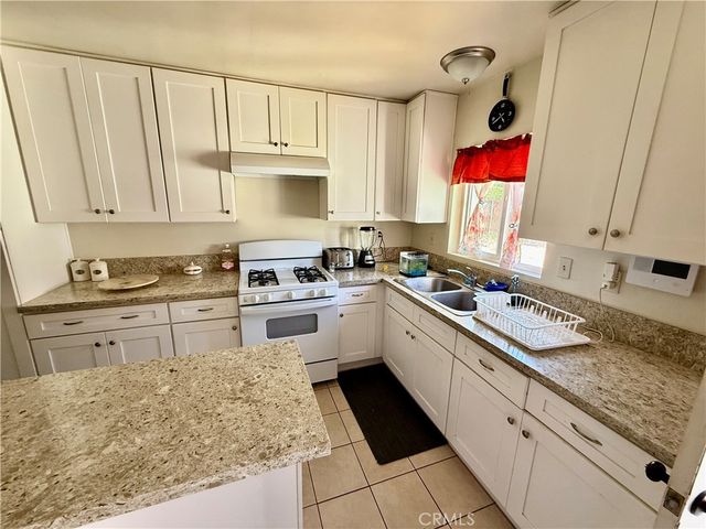 2607 W Olive Avenue, Fullerton, CA 92833