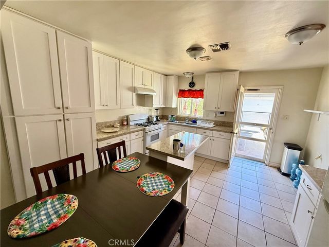 2607 W Olive Avenue, Fullerton, CA 92833