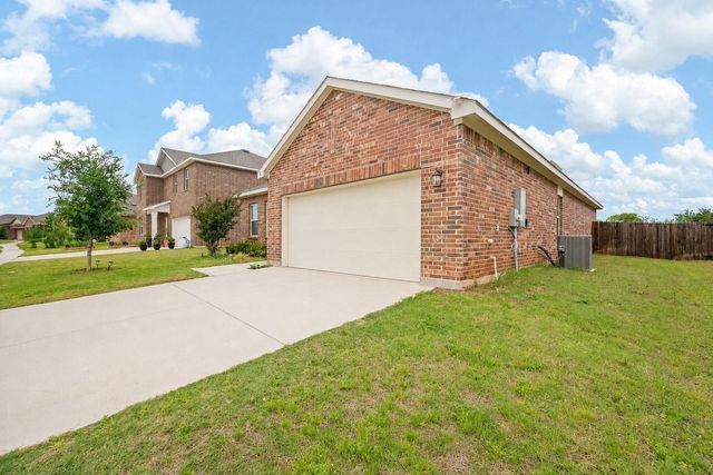 8 Glen Crossings Road, Edgecliff Village, TX 76134