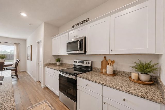 8 Glen Crossings Road, Edgecliff Village, TX 76134