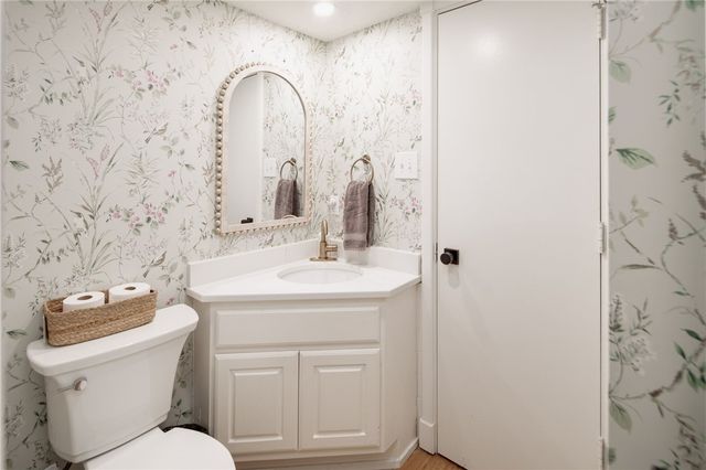 1015 East 24th Street, Bryan, TX 77803