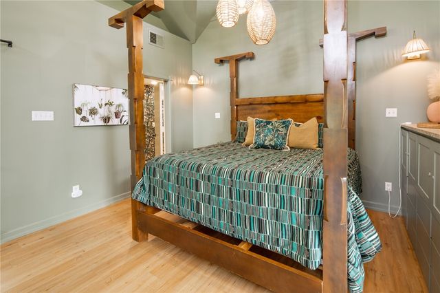 1015 East 24th Street, Bryan, TX 77803