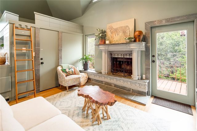 1015 East 24th Street, Bryan, TX 77803